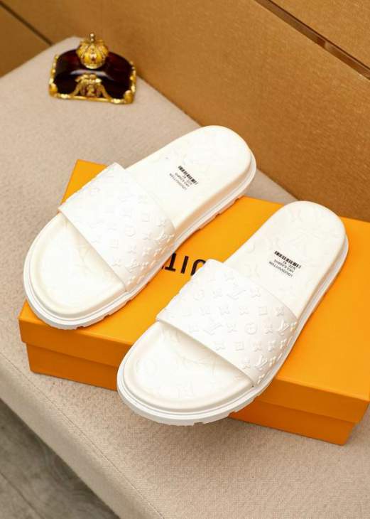 Picture of Louis Vuitton Slippers _SKULVsz38-45mnf05291298